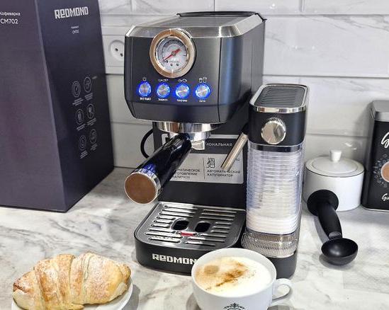 Вкусный заряд бодрости: обзор рожковой кофеварки Redmond CM702
