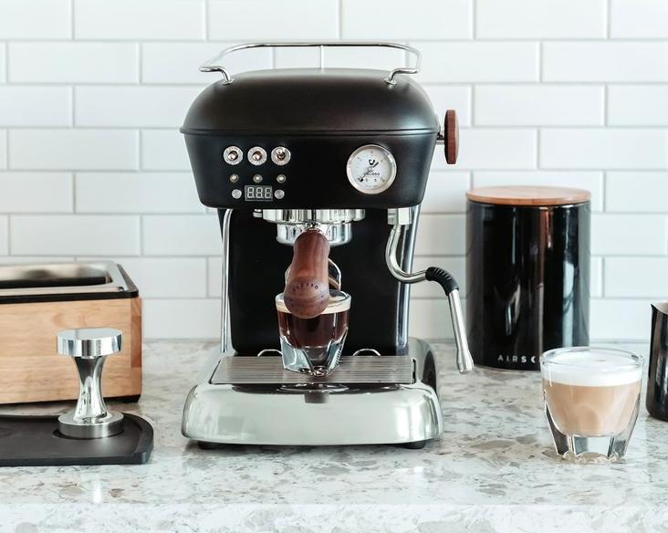 Не так уж сложно: основные параметры при выборе рожковой кофеварки