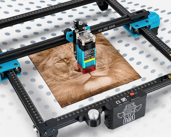 Комплект лазерного гравировщика на 5,5Вт от Two Trees доступен для заказа со складов из России